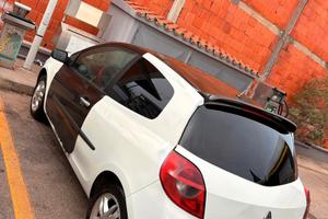 Clio le iene