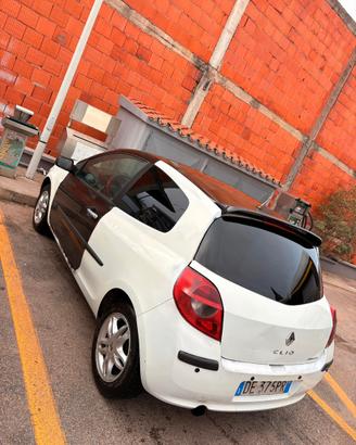 Clio le iene