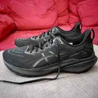 Paio nero scarpe da running. Asics. No. 40.5