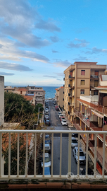 Luminoso appartamento Spadafora vista mare