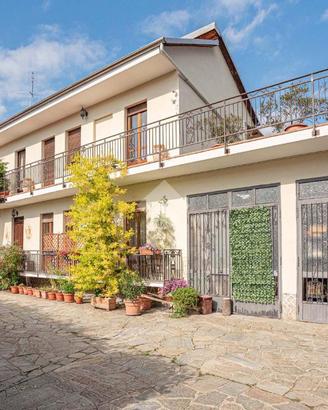 CASA SEMINDIPENDENTE A CIRIÈ