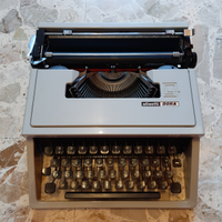 Macchina da scrivere Olivetti