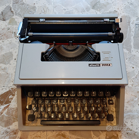 Macchina da scrivere Olivetti