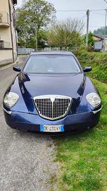 Lancia Thesis con tettino elettrico.