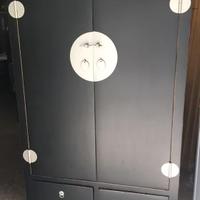 ARMADIO ETNICO DESIGN NERO – MOBILE D’ARREDO