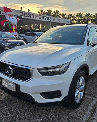 VOLVO XC40 D3 AWD Geartronic Momentum