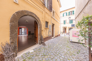 Locale commerciale mq47 monte Porzio catone