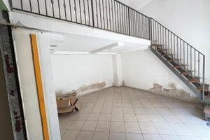Negozio 49MQ Pressi Chiesa di San Nicola FL364