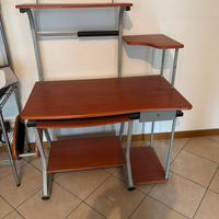 Scrivania porta PC compatta multilivello