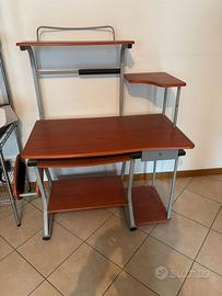 Scrivania porta PC compatta multilivello