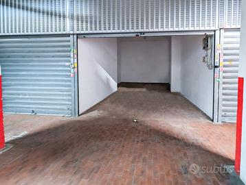 Garage Box viale Guglielmo Marconi 79 27mq