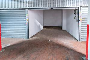 Garage Box viale Guglielmo Marconi 79 27mq