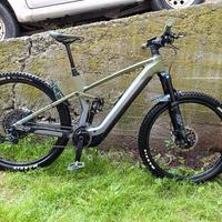 cube stereo Hybrid 140