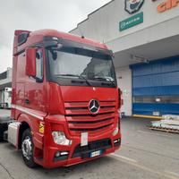 B458 - Trattore stradale Mercedes-Benz Actros 18.4