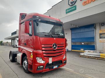 B458 - Trattore stradale Mercedes-Benz Actros 18.4