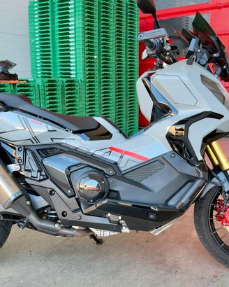 Honda X-adv 750