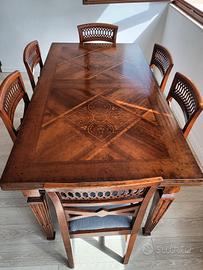 Tavolo e sedie in noce