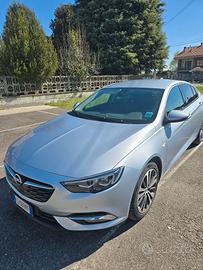 Auto opel insigna