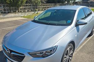 Auto opel insigna
