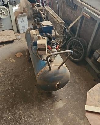 Compressore ad aria trifase da 100 litri marca Sha