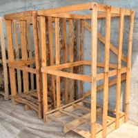 3 Bancali / strutture porta legna vuoto