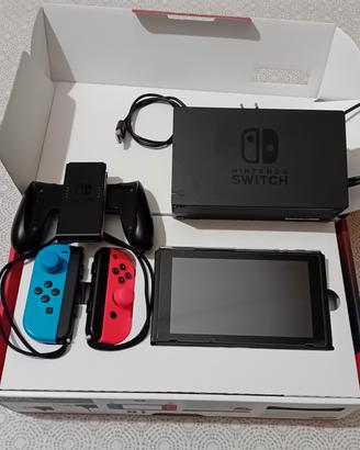 Nintendo switch 2021 con giochi e accessori 