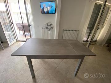Tavolo allungabile cemebto