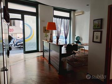 Stanza uso studio-ufficio