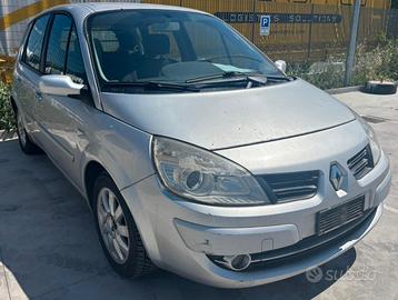 RENAULT SCENIC per ricambi usati