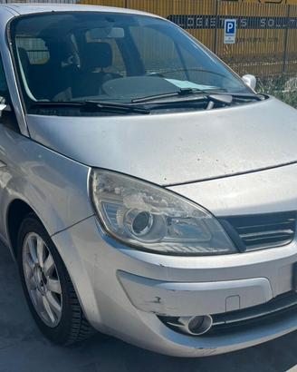 RENAULT SCENIC per ricambi usati
