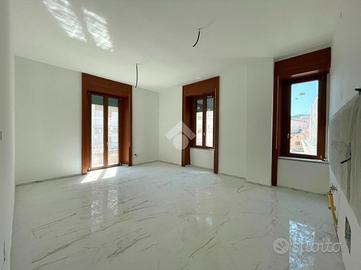 4 LOCALI A COSENZA