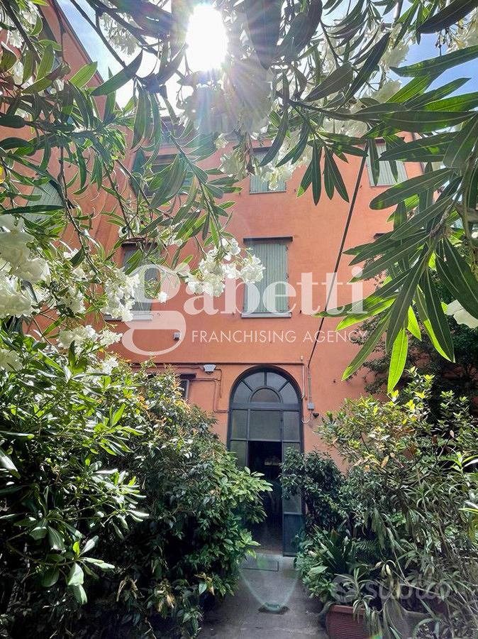 Apartment in Bologna, Ghetto ebraico, Santo Stefano - More