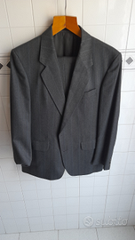 Abito classico giacca e pantaloni