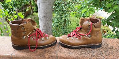 Scarponi da montagna, trekking