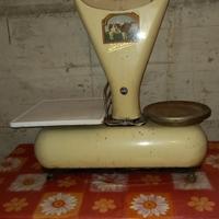 bilancia  degli anni 1920 storica in macelleria 