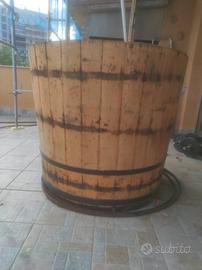 Botte aperta da arredamento in parte  restaurata