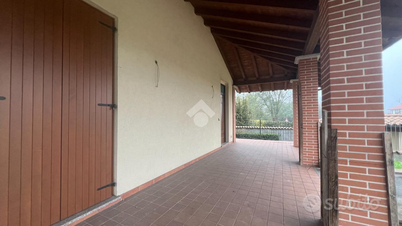 VILLA A SCHIERA A CORBETTA - View 4