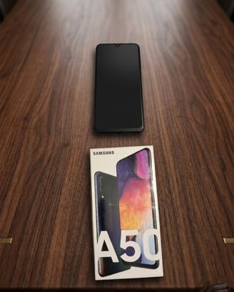 Samsung Galaxy A50  + cover e 2 vetri temperati