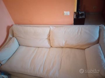 gratis divano tre posti zona Cinquina 