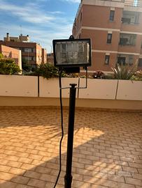 Faretto da esterno con treppiedi regolabile