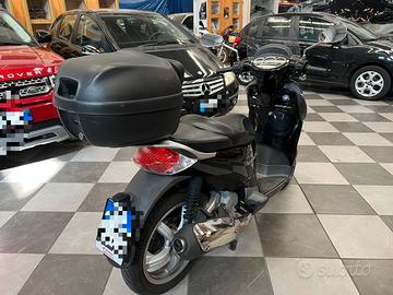 Aprilia Scarabeo 200 2012 tagliando e bauletto