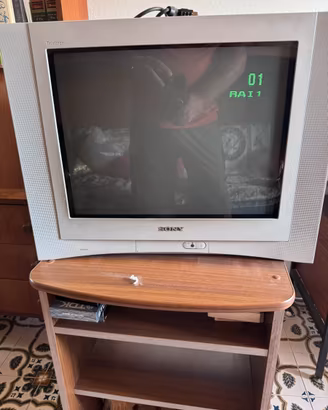Tv retro’ vintage 21” della sony funzionante