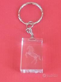 SU MESSINA PORTA CHIAVI IN PLEXI FERRARI