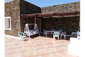 Dammuso ad ovest dell' isola