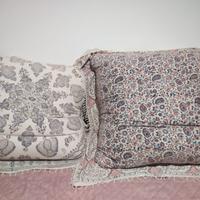 Cuscini pouf da terra.