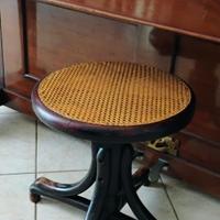 sgabello girevole del 900