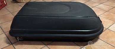 Baule da tetto + barre portatutto universali.