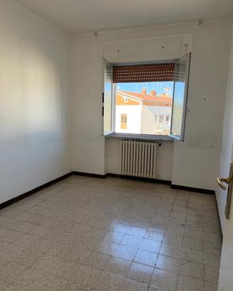 Vendita appartamento 2 piano rialzato zona"lanera"