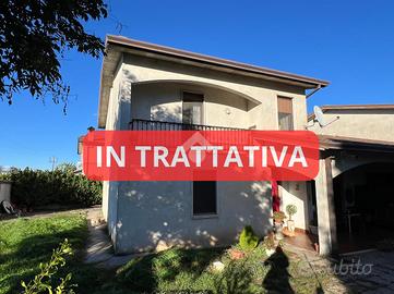 PORZIONE DI BIFAMILIARE A ACQUANEGRA SUL CHIESE