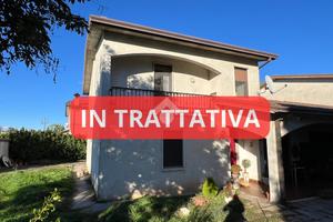 PORZIONE DI BIFAMILIARE A ACQUANEGRA SUL CHIESE